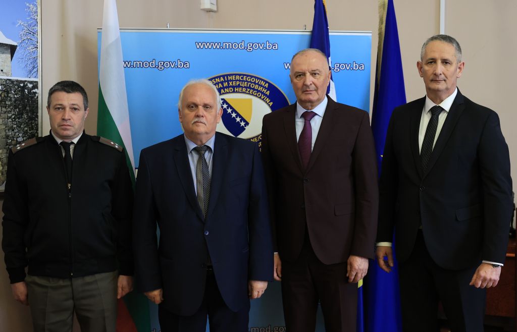 Работна среща на посланик Валери Йотов със Зукан Хелез, заместник-председателстващ Съвета на министрите на Босна и Херцеговина и министър на отбраната на БиХ